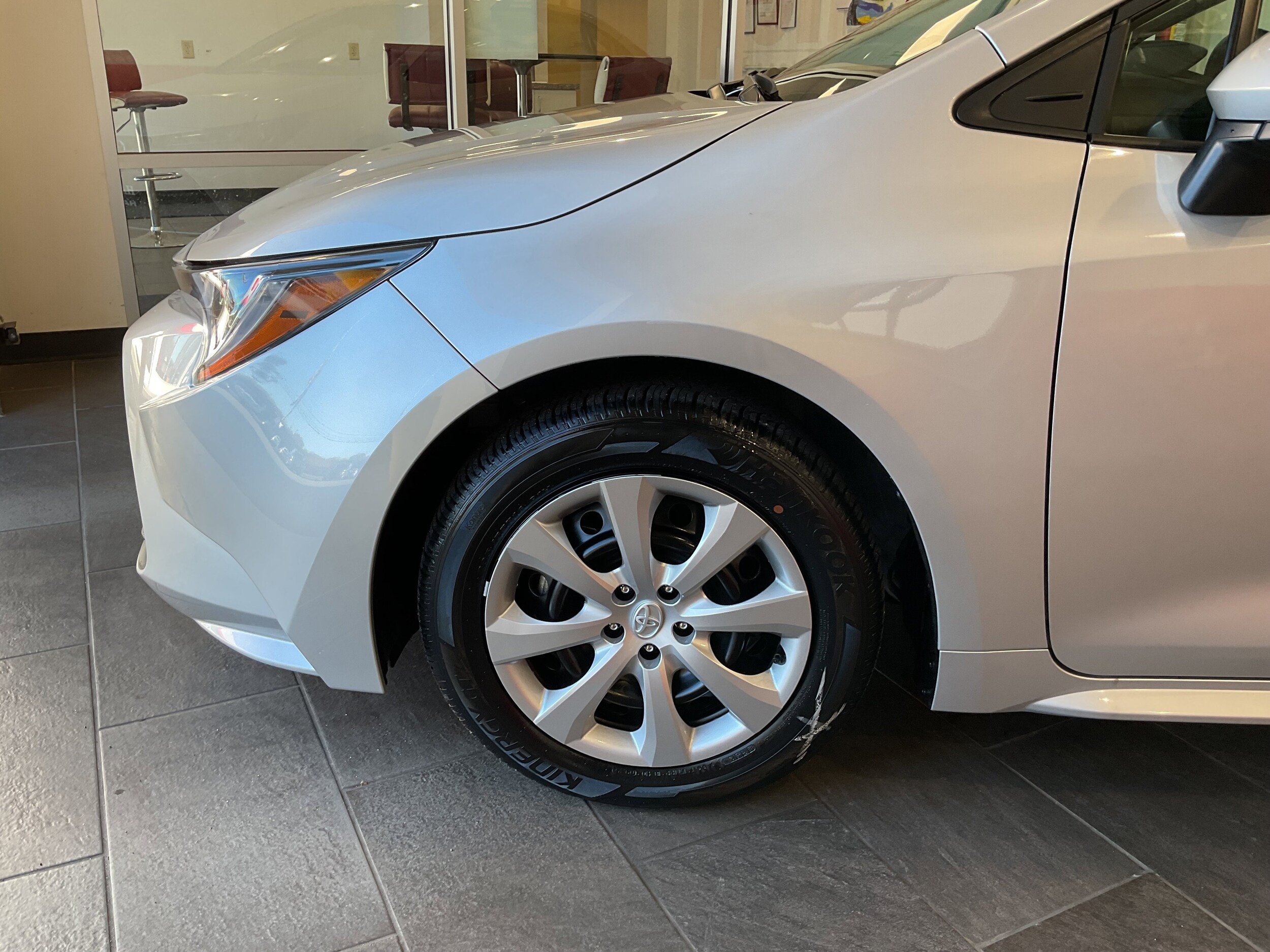 2025 Toyota Corolla LE photo 4