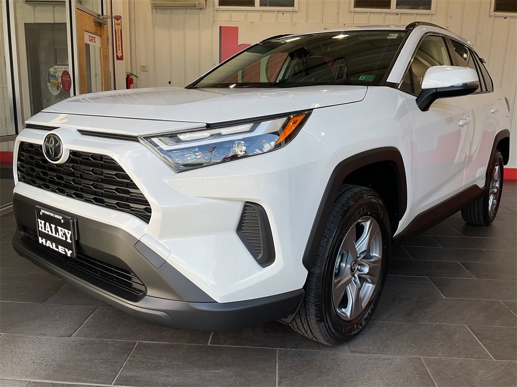 New 2025 Toyota RAV4 Hybrid XLE SUV