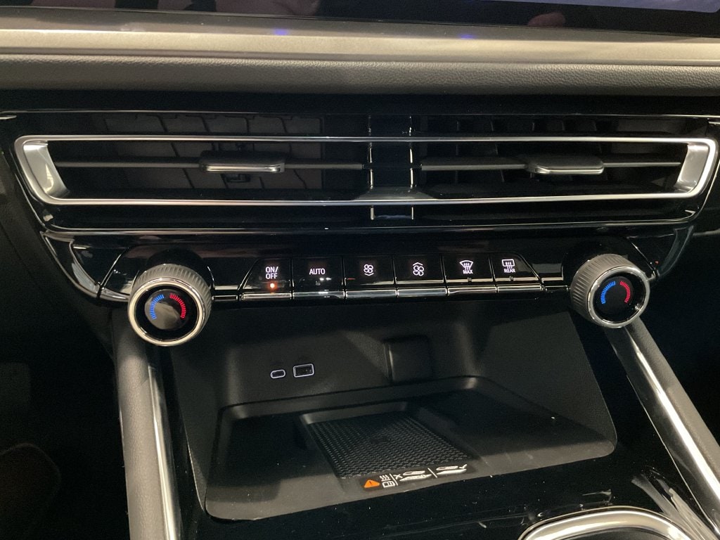 2027 Chevrolet Traverse LT - Photo 29