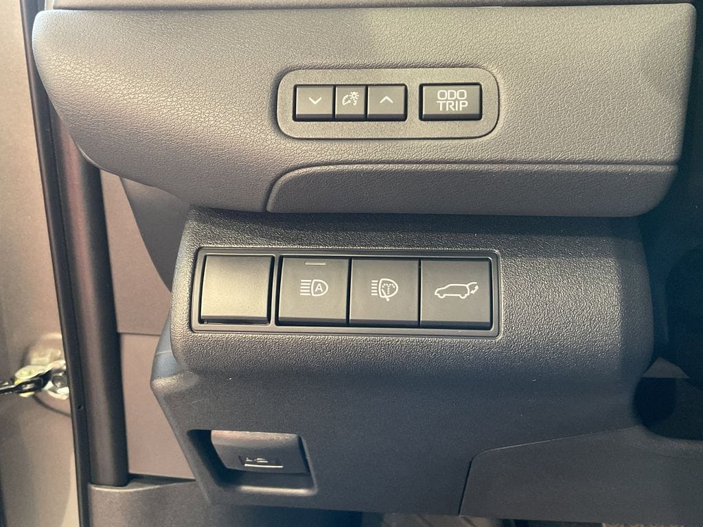 2026 Toyota bZ XLE - Photo 18