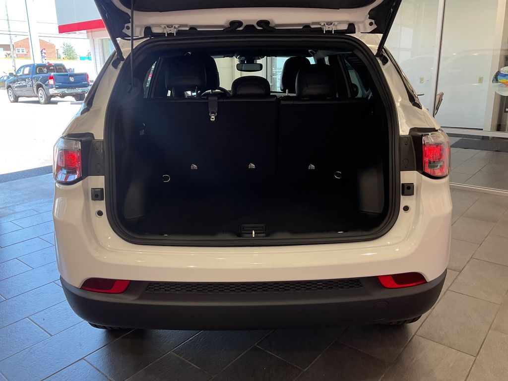 2026 Jeep Compass Altitude - Photo 9
