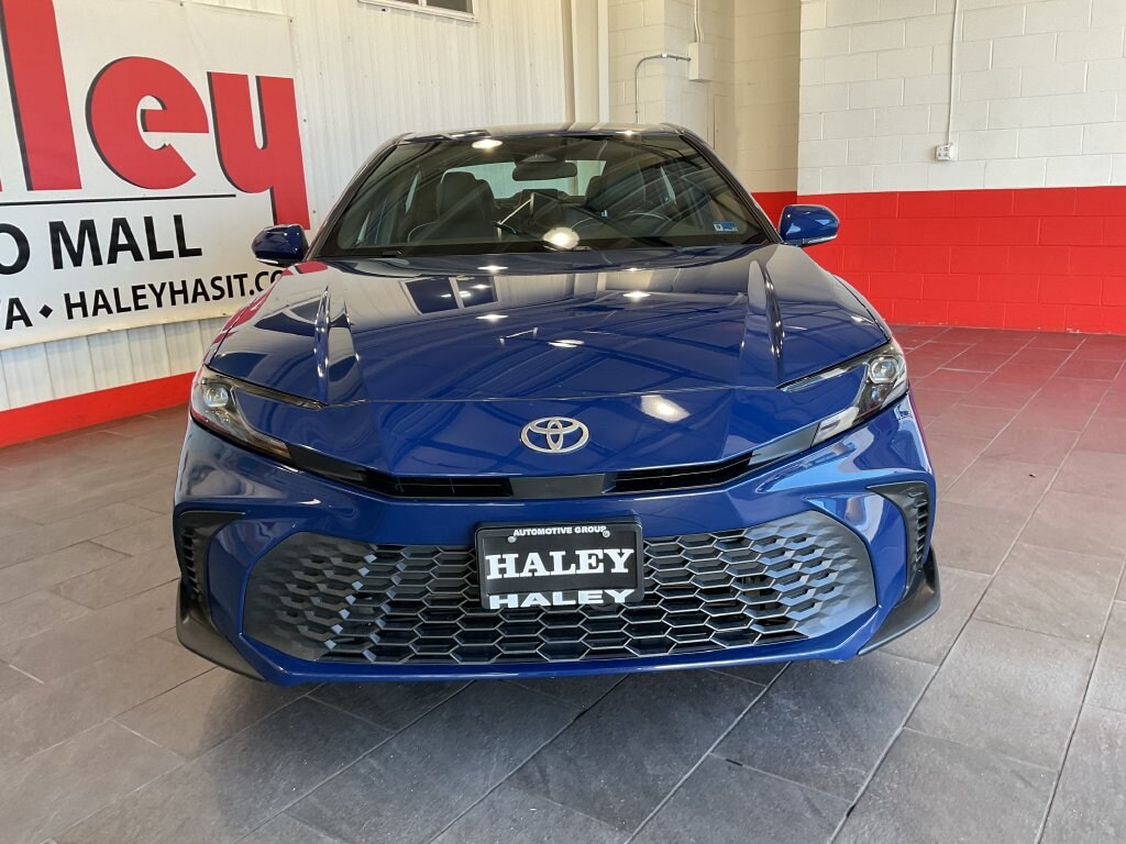 Used 2025 Toyota Camry SE Sedan