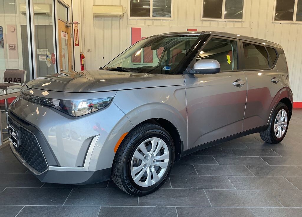 Used 2025 Kia Soul LX Hatchback