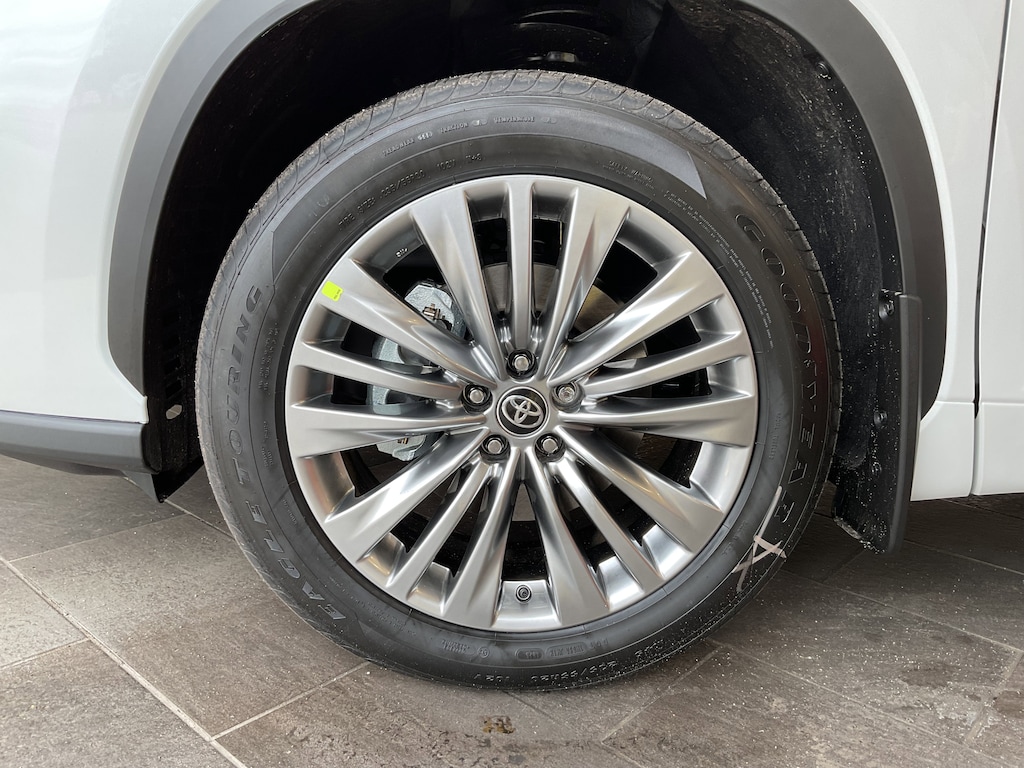 New 2026 Toyota Highlander Hybrid Platinum SUV