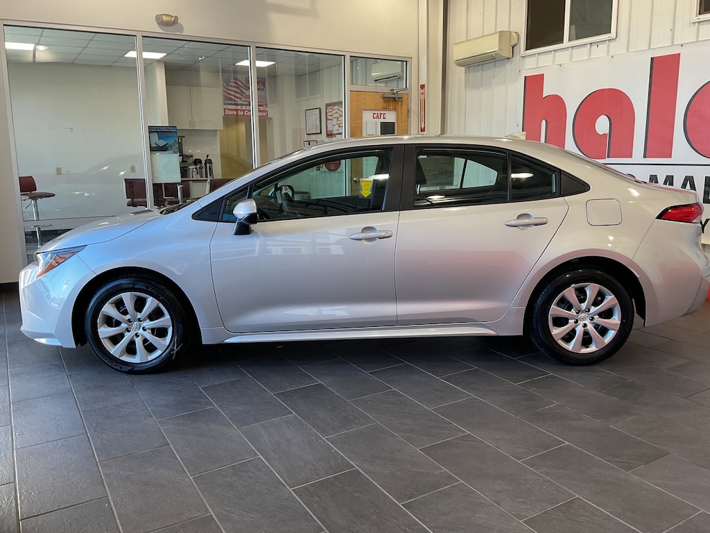 New 2025 Toyota Corolla LE Sedan