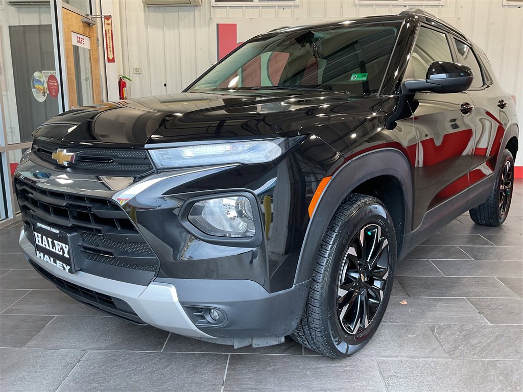 2023 Chevrolet Trailblazer LT photo 2