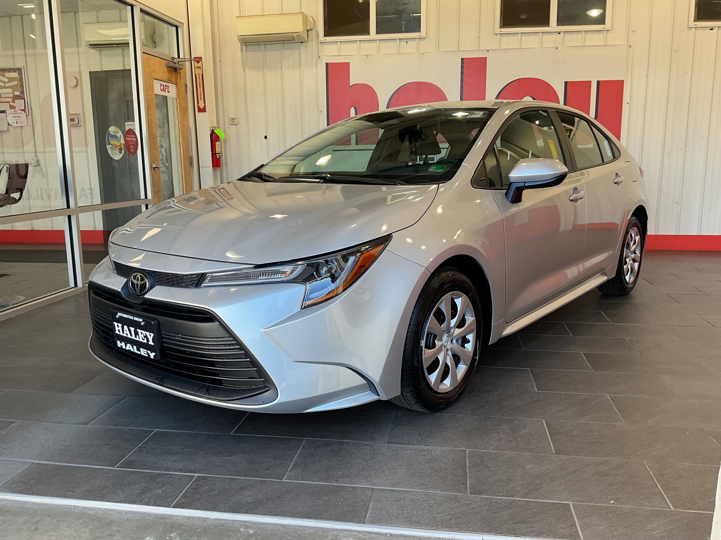 2025 Toyota Corolla LE photo 2