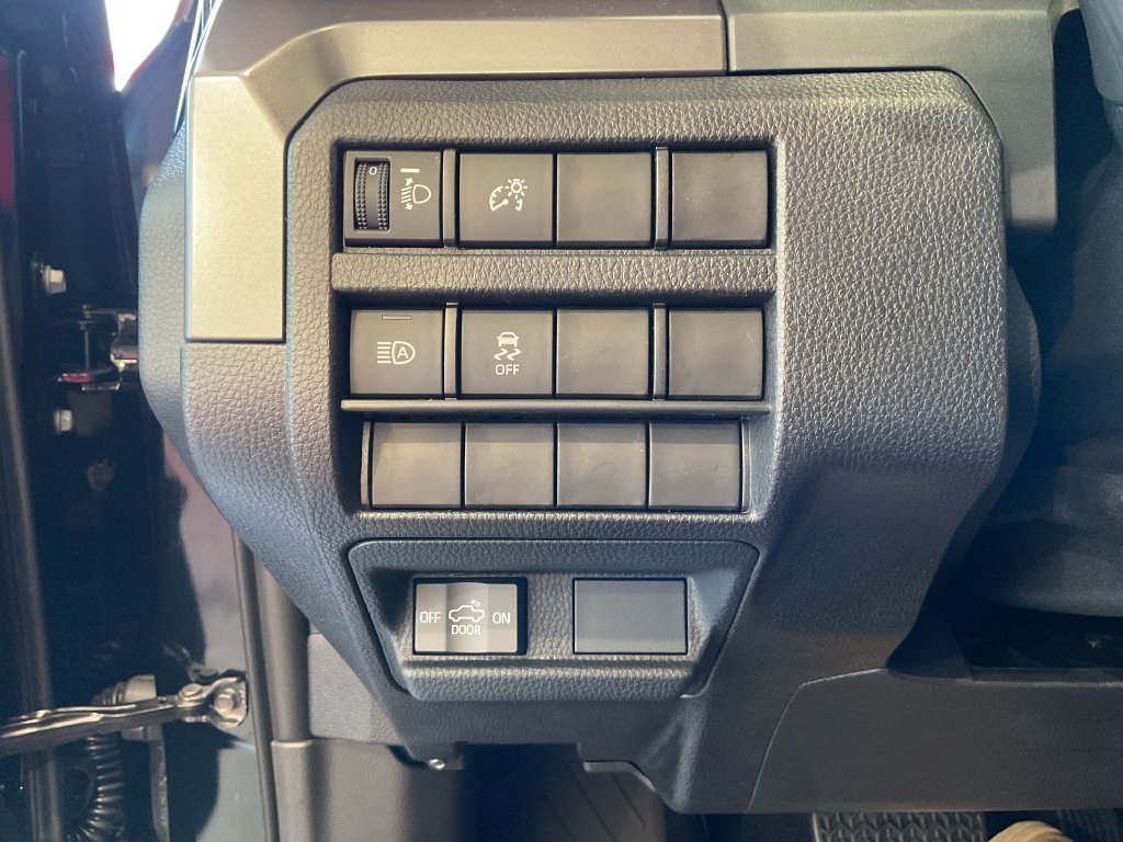 2026 Toyota Tacoma SR5 - Photo 17