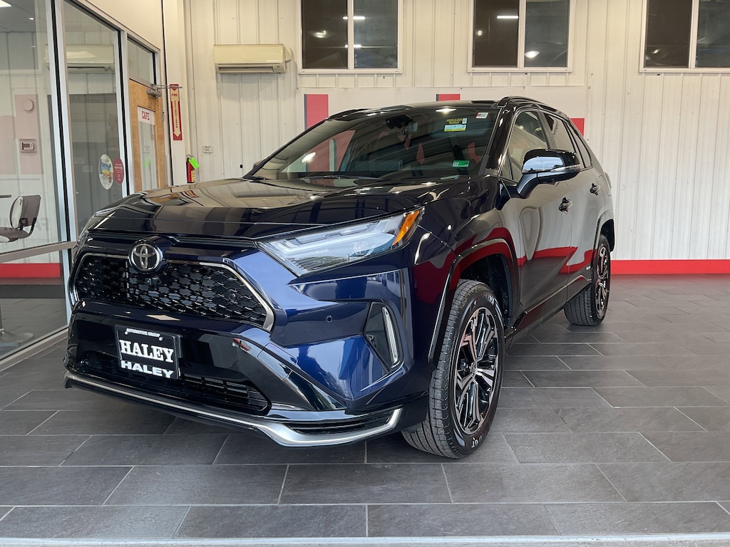 New 2025 Toyota RAV4 Plug-in Hybrid XSE SUV