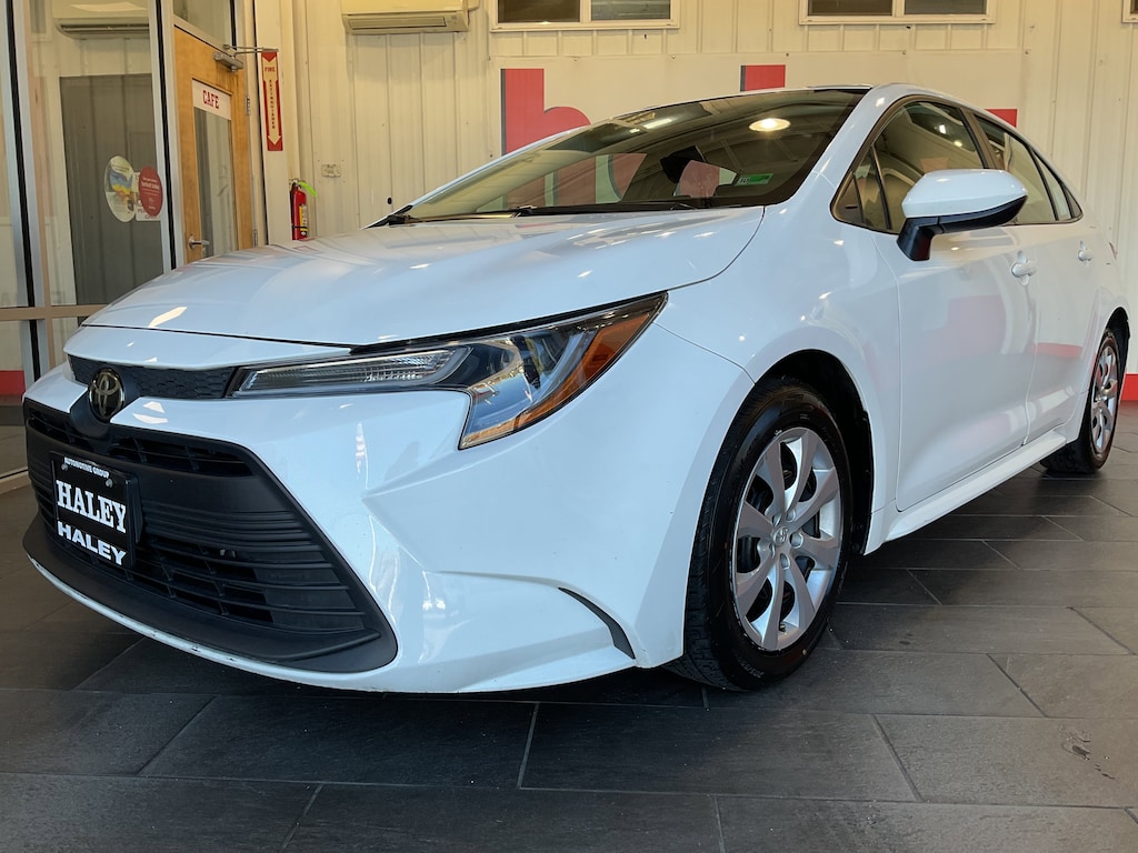 Used 2024 Toyota Corolla LE Sedan