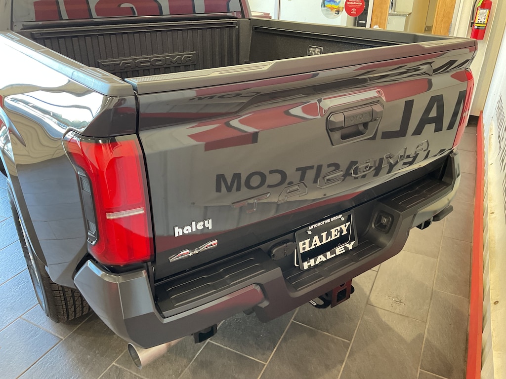 New 2025 Toyota Tacoma SR5 Truck Double Cab