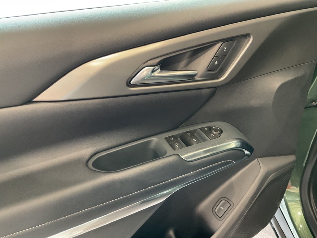 2027 Chevrolet Traverse LT - Photo 14