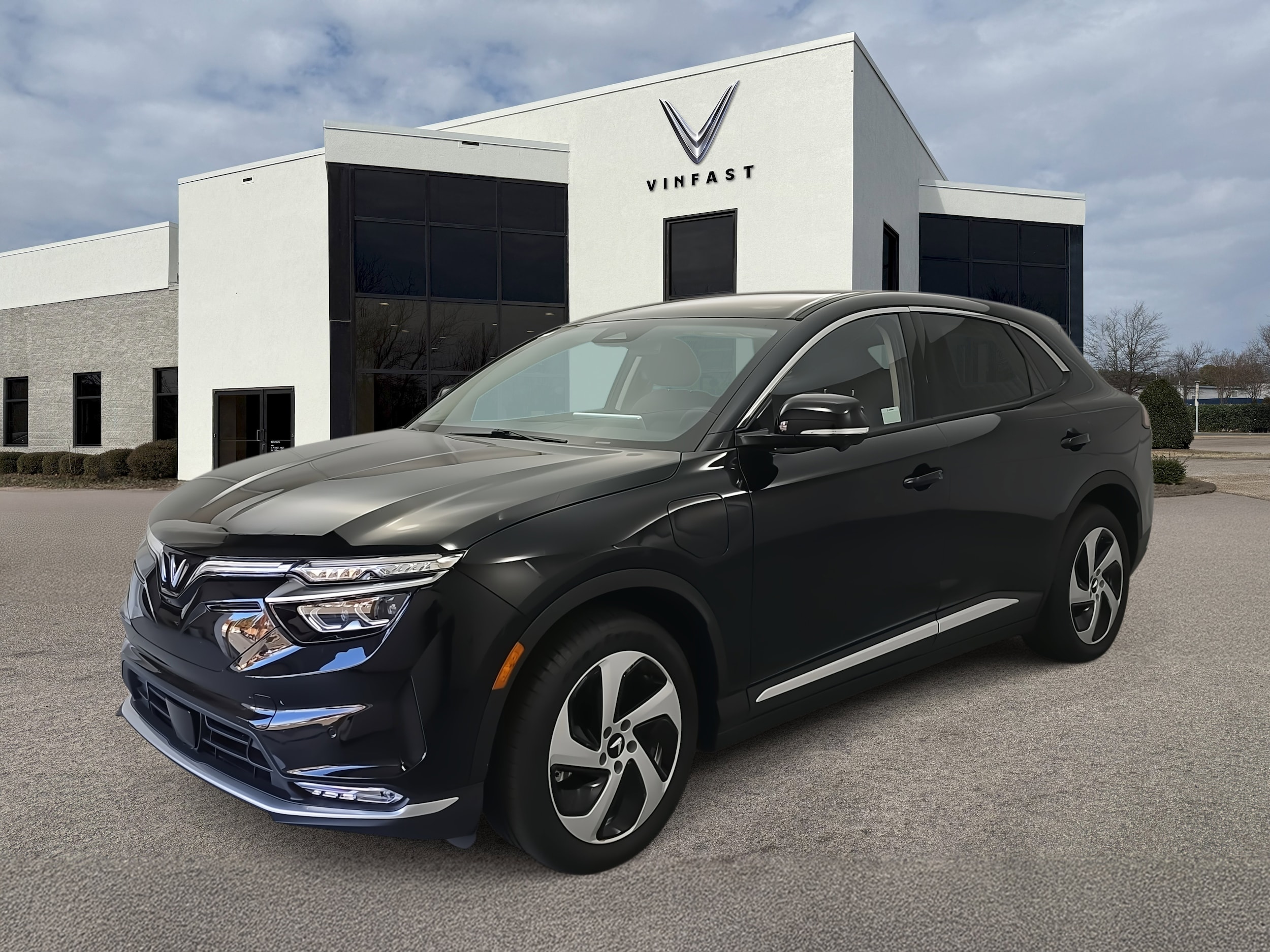 2025 VinFast VF 8 Eco