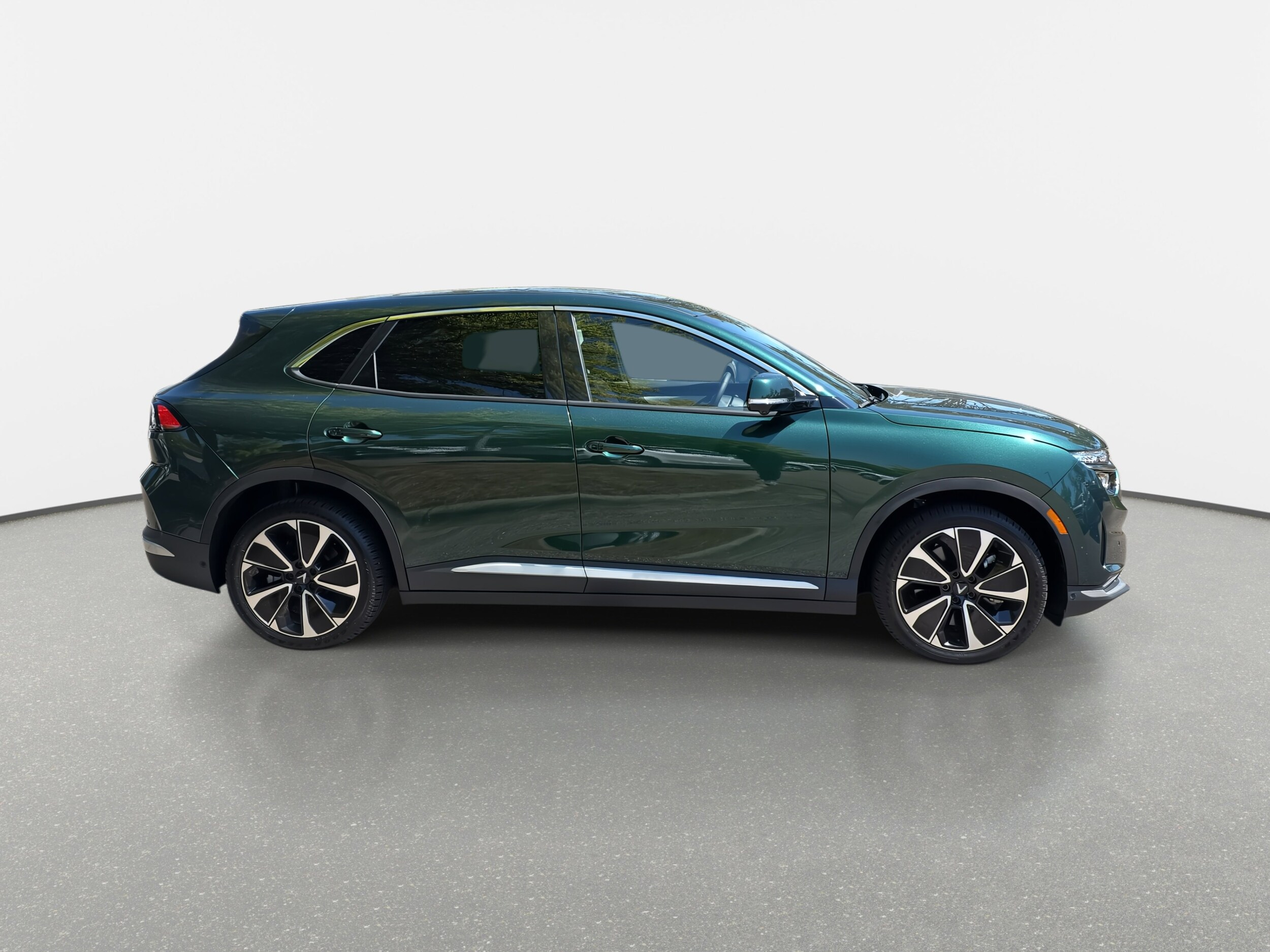 2025 Vinfast VF 8 8 photo 4