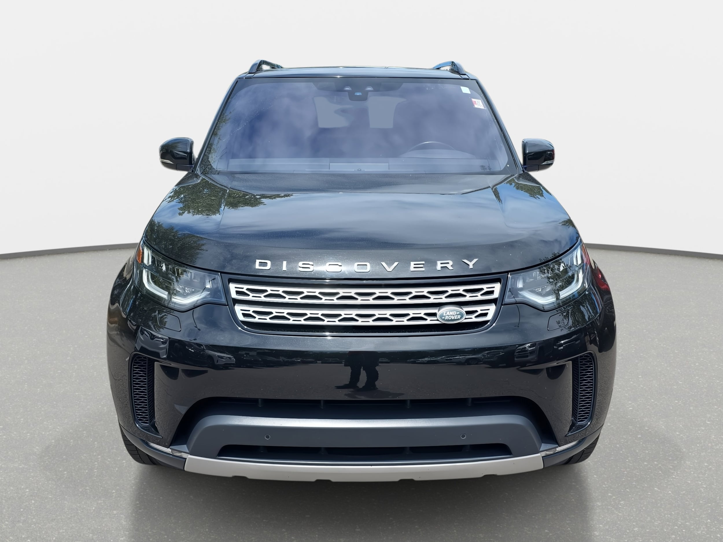 Used 2019 Land Rover Discovery HSE with VIN SALRR2RV0K2401572 for sale in Cary, NC
