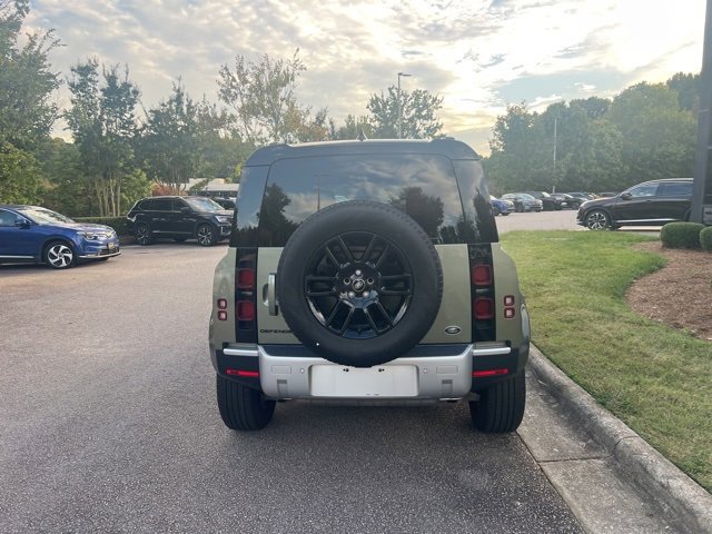 2022 Land Rover Defender S photo 4