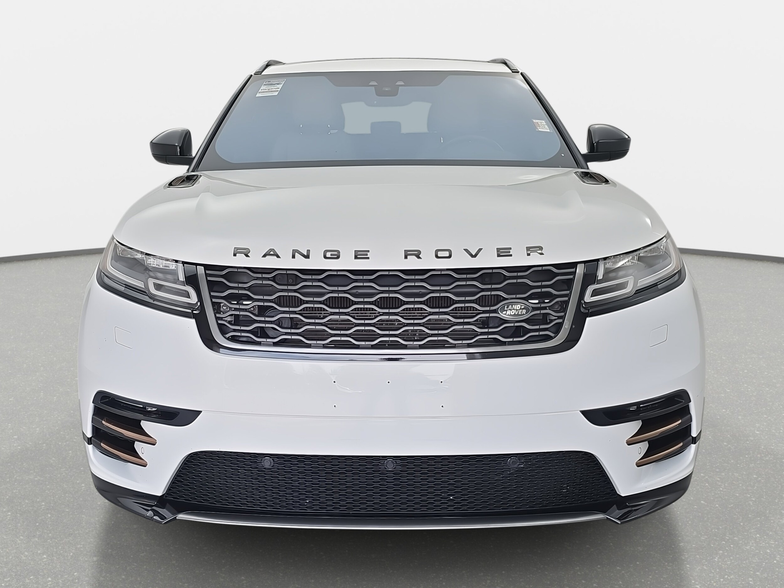 2018 Land Rover Range Rover Velar R-Dynamic SE photo 2