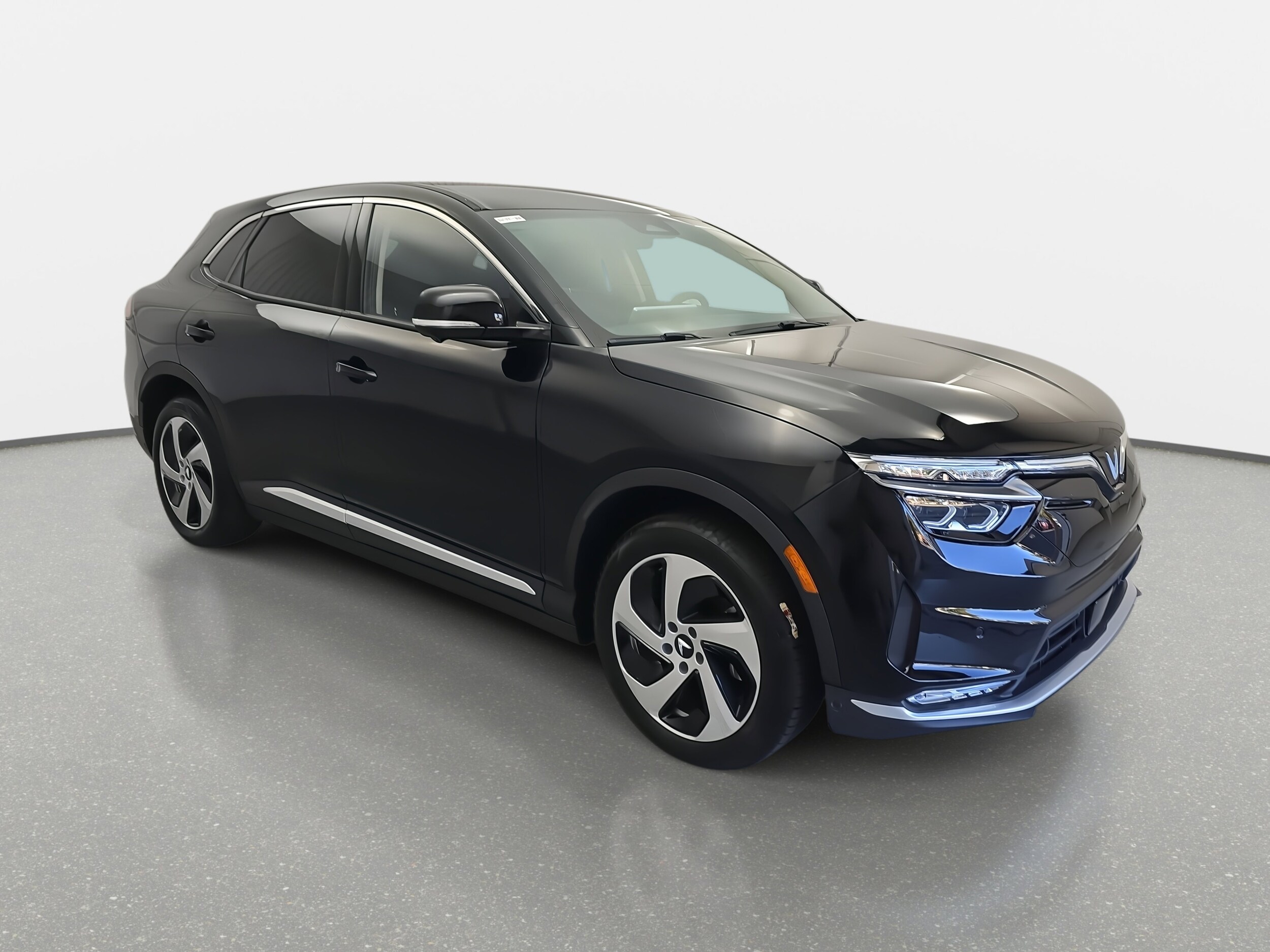 2025 Vinfast VF 8 8 photo 3