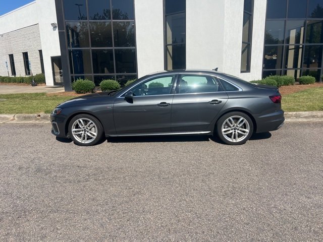 2023 Audi A4 S line Quattro Premium Plus photo 2