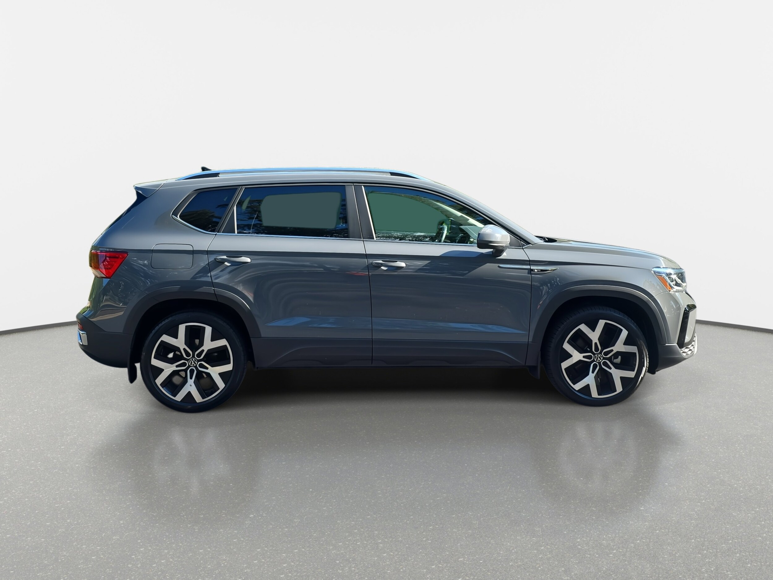 2022 Volkswagen Taos SEL photo 2