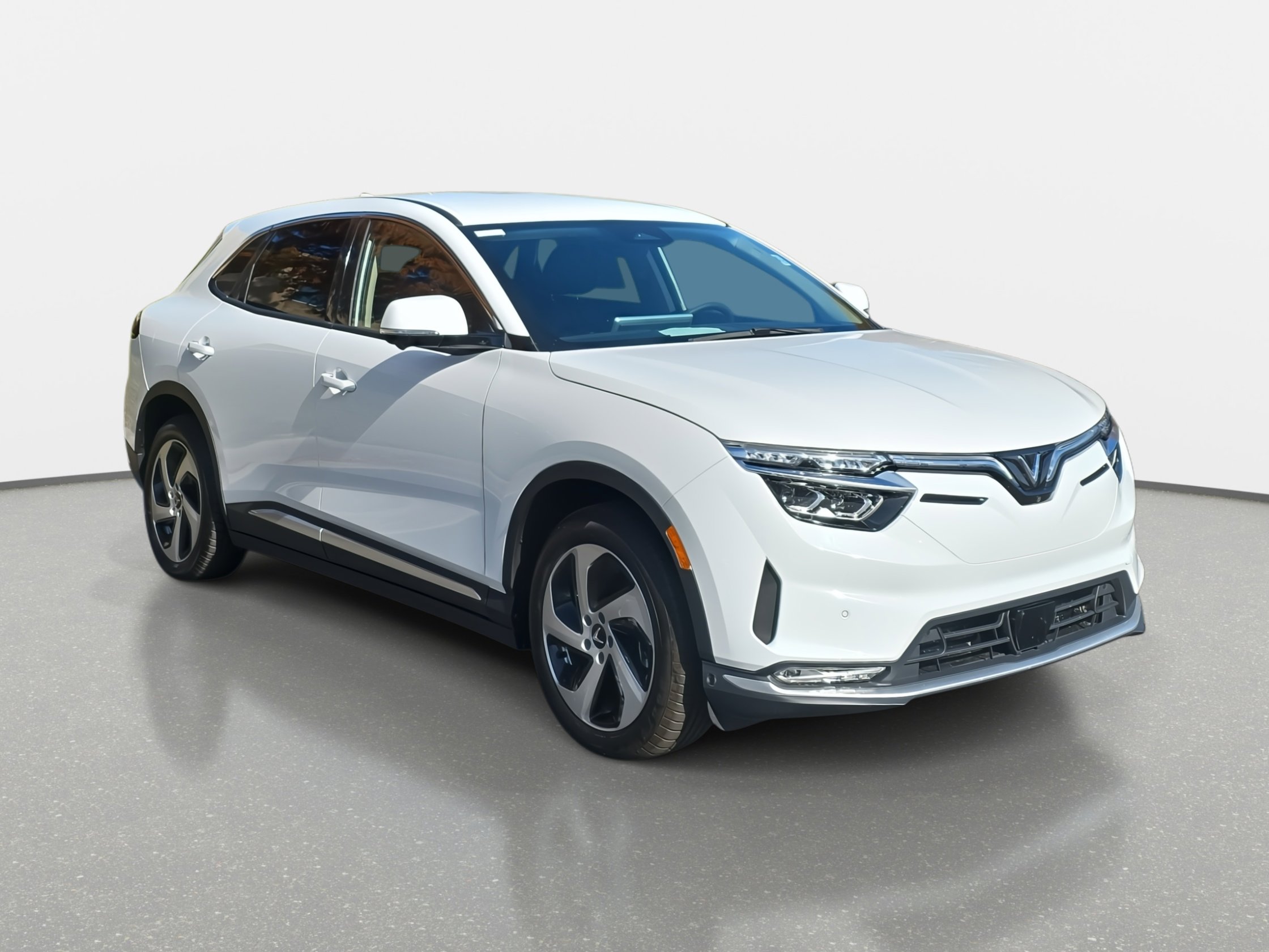 2025 Vinfast VF 8 8 photo 3