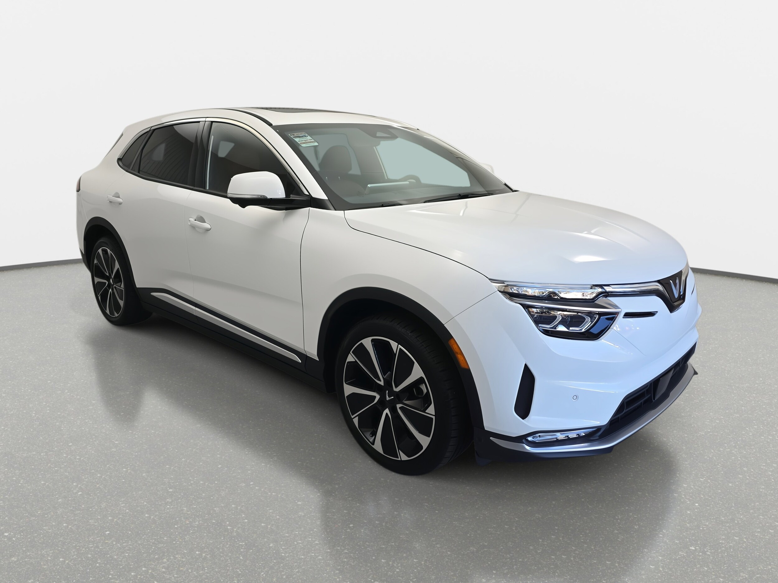 2025 Vinfast VF 8 8 photo 3