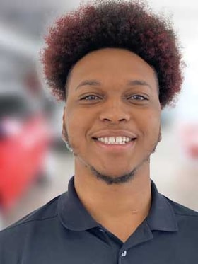 Staff member Evonte Newton from ID_d983b9c9dc41