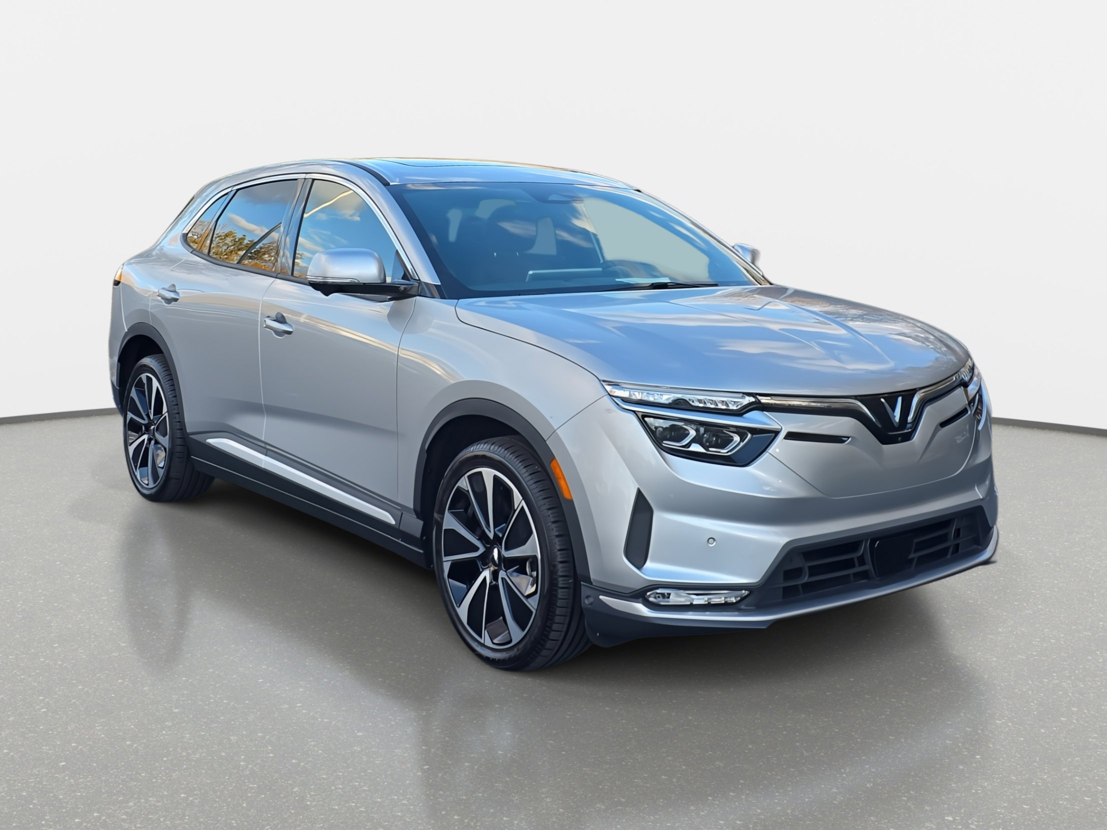 2025 Vinfast VF 8 8 photo 3