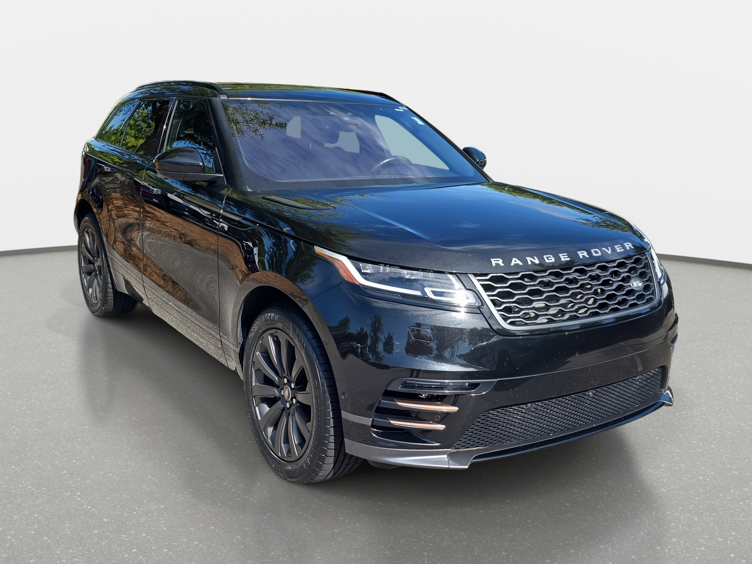 2018 Land Rover Range Rover Velar R-Dynamic SE photo 3