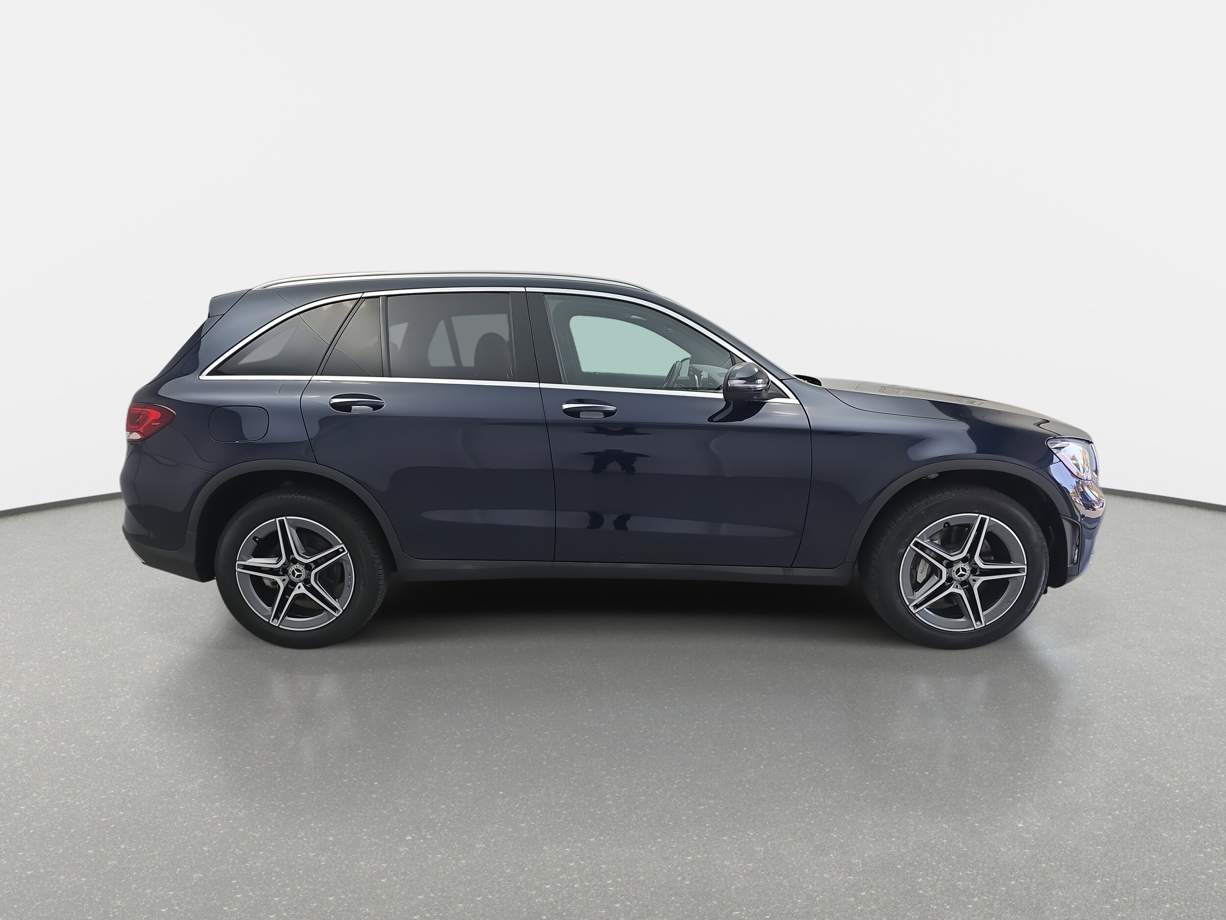 2022 Mercedes Benz GLC 300 photo 4