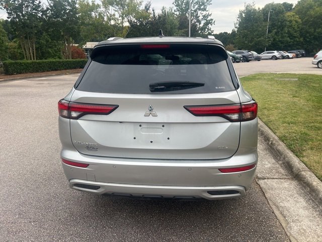 2024 Mitsubishi Outlander SEL photo 2