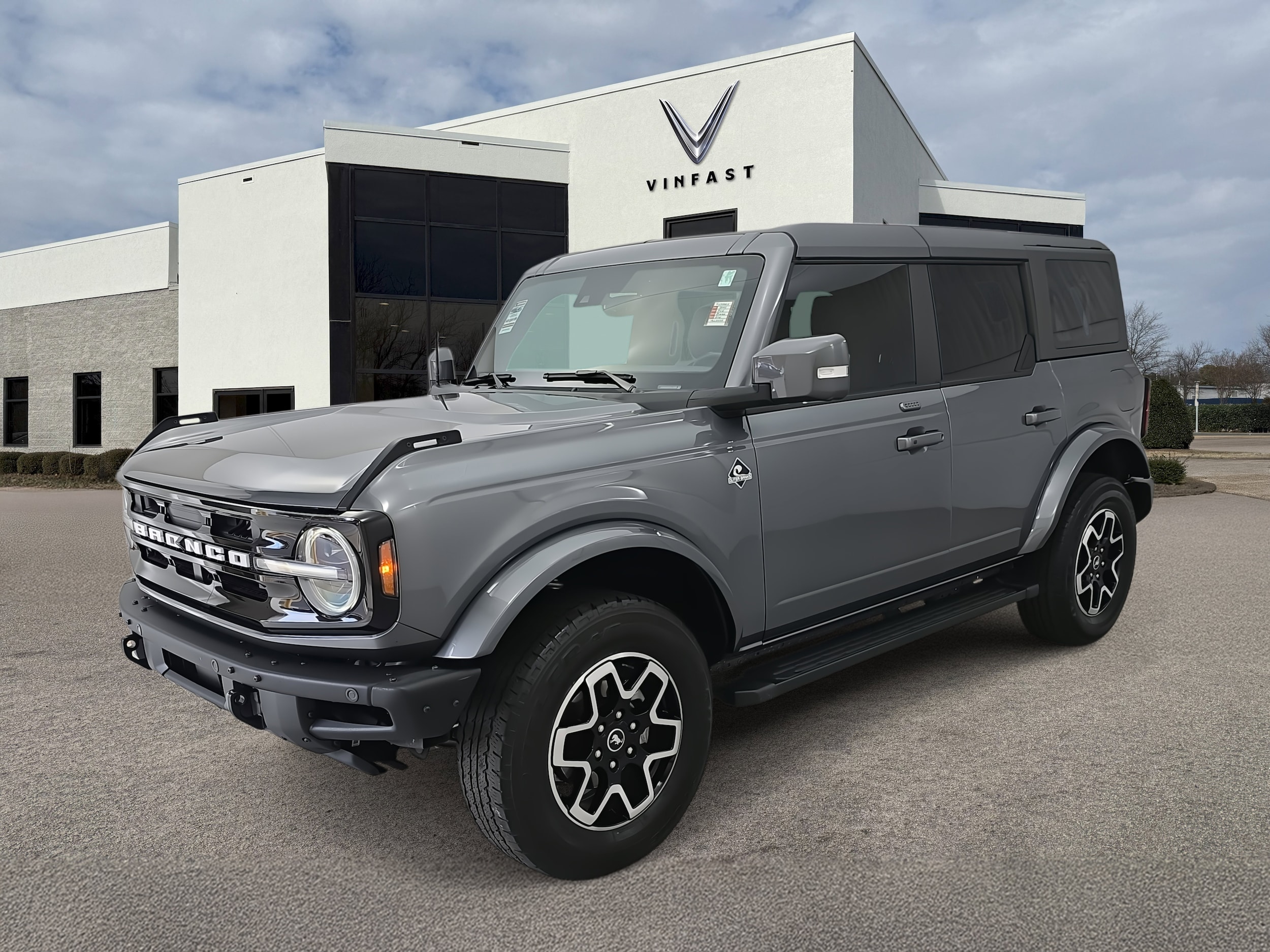 2023 Ford Bronco 4-Door Outer Banks's photo