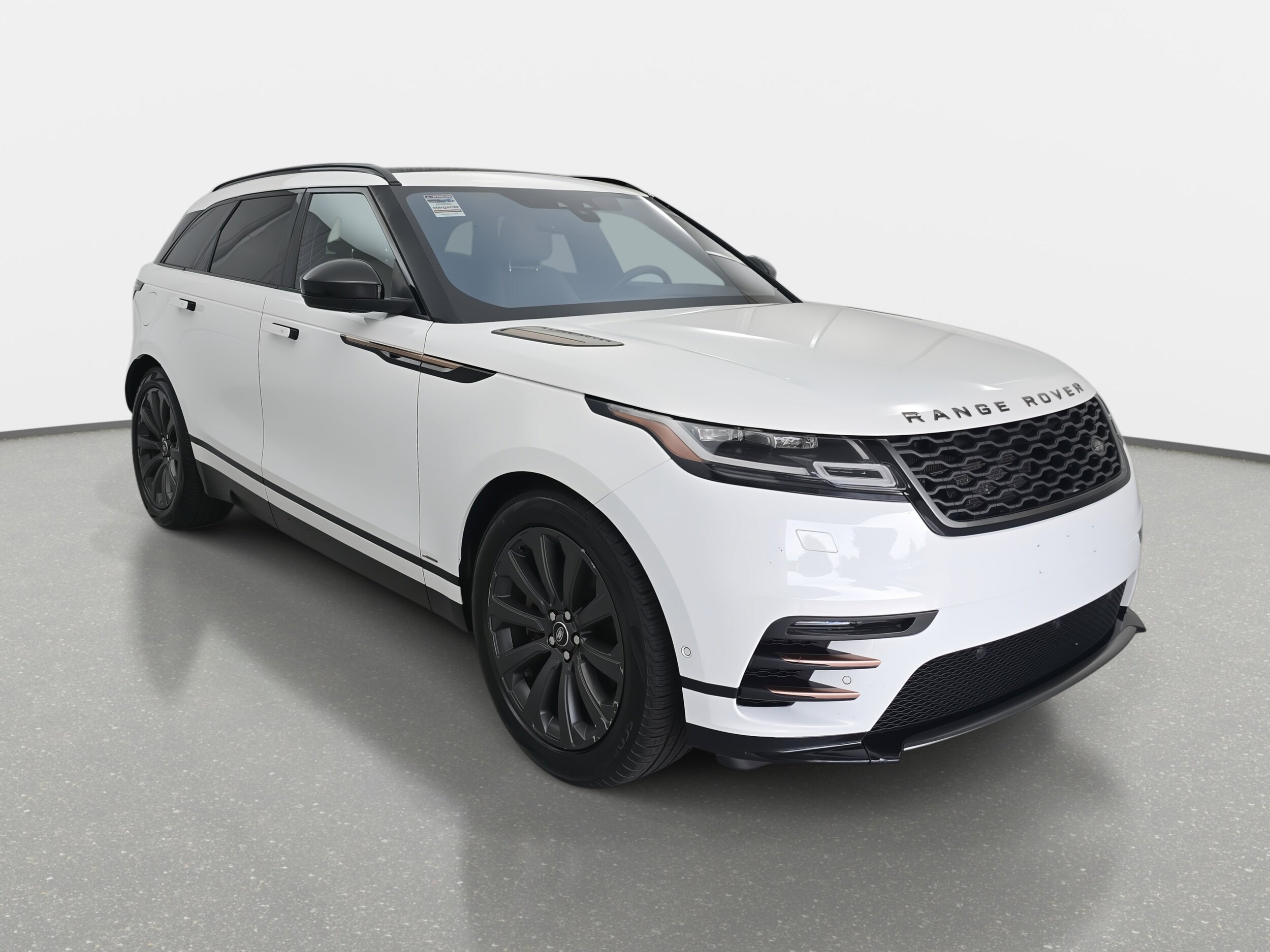 2018 Land Rover Range Rover Velar R-Dynamic SE photo 2