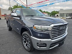 2025 Ram 1500 LARAMIE CREW CAB 4X4 5'7 BOX Pickup
