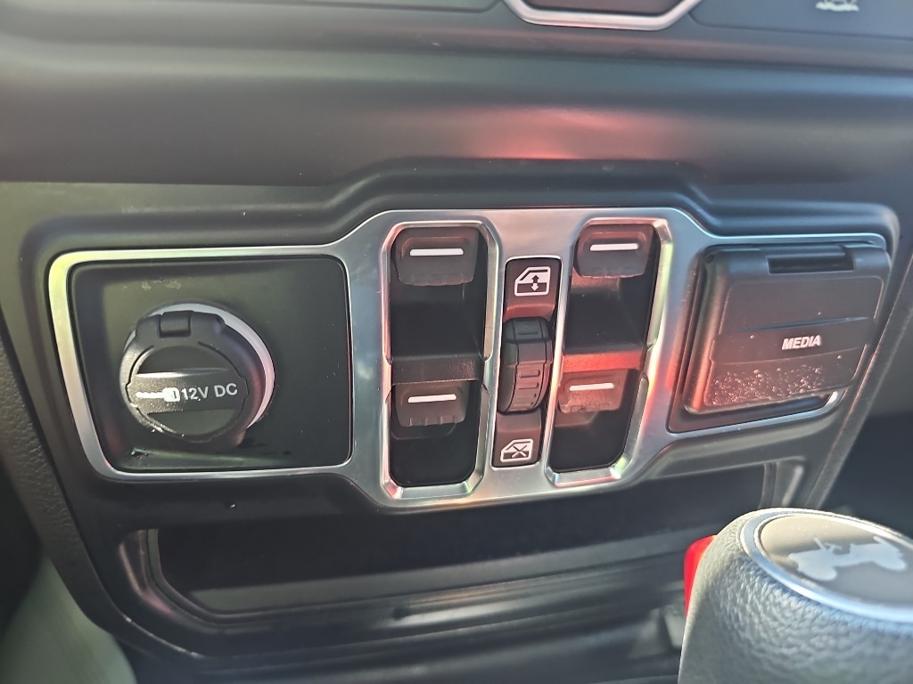 2022 Jeep Wrangler Unlimited Altitude - Photo 11