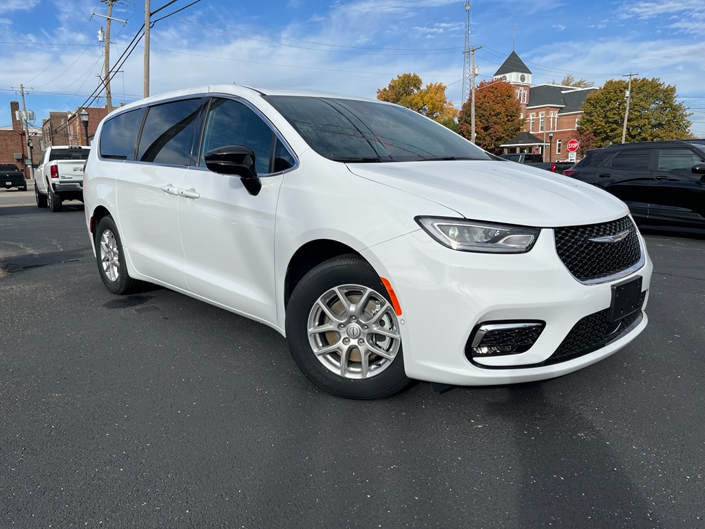 New 2026 Chrysler Pacifica SELECT Passenger Van