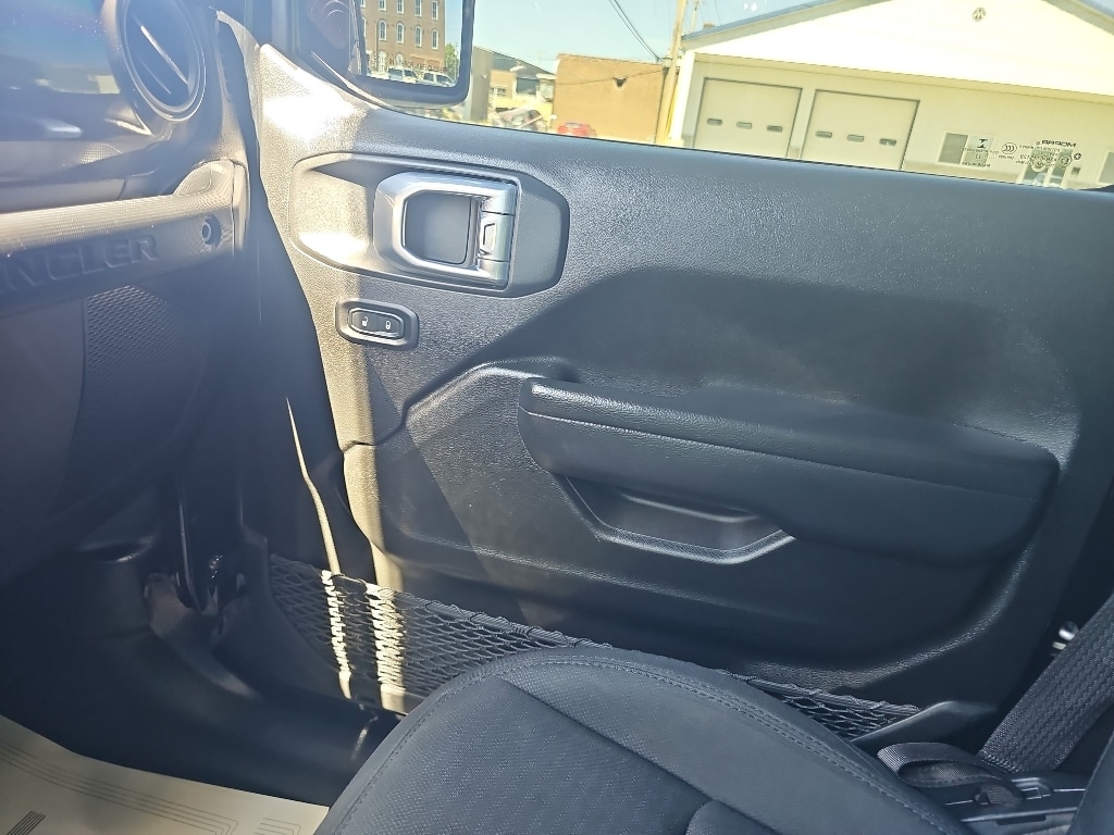 2022 Jeep Wrangler Unlimited Altitude - Photo 17