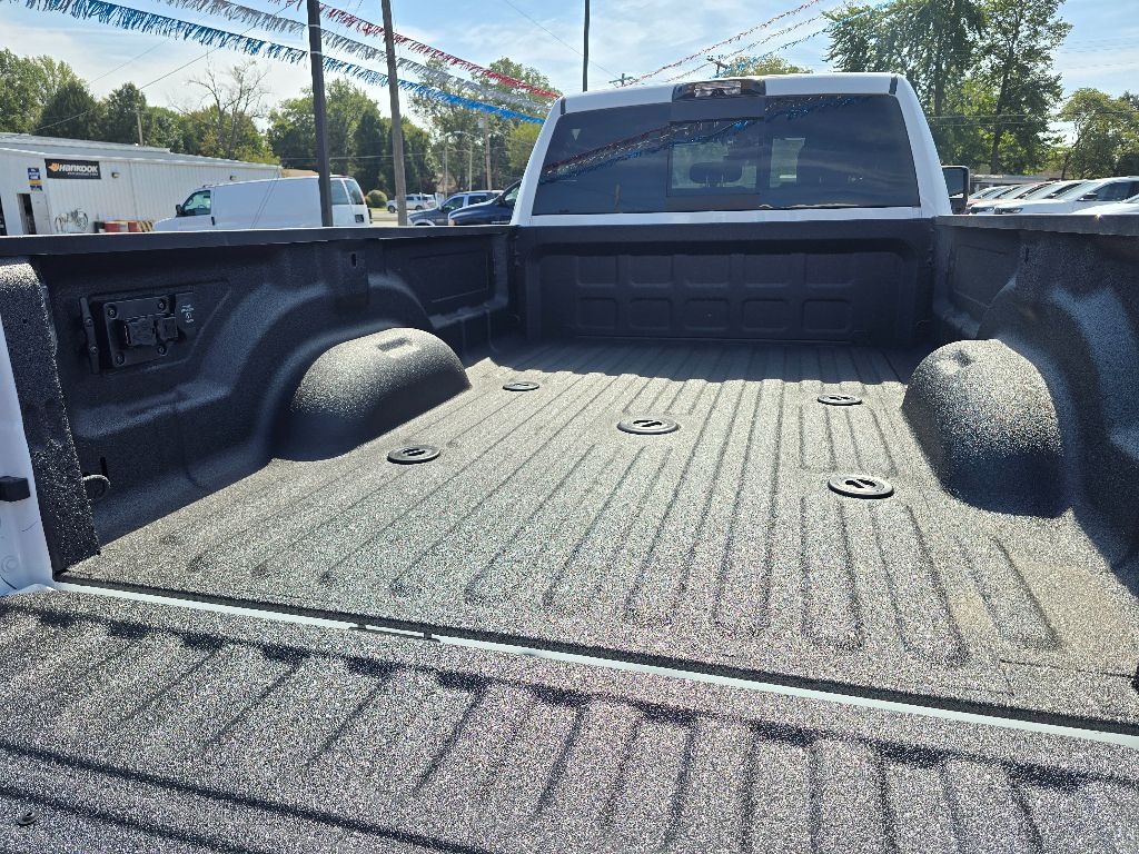 2026 RAM 3500 Laramie - Photo 9