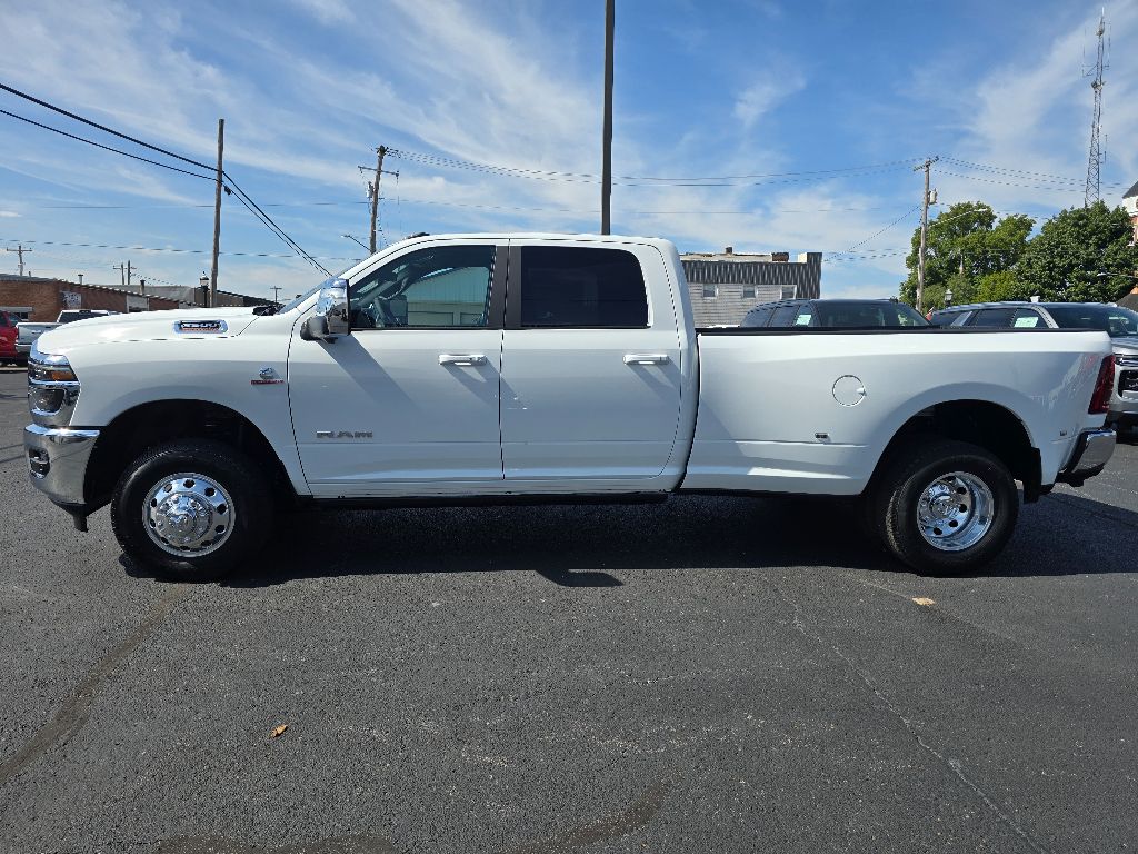 2026 RAM 3500 Laramie - Photo 6