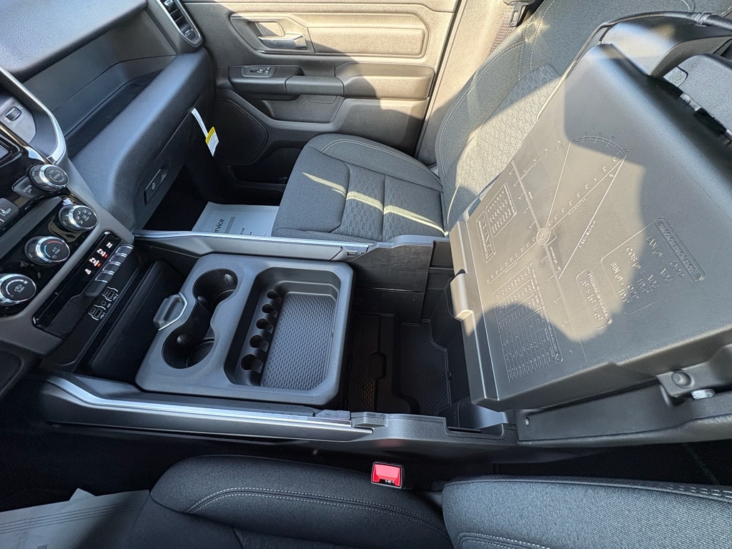 2026 RAM 1500 Express - Photo 22