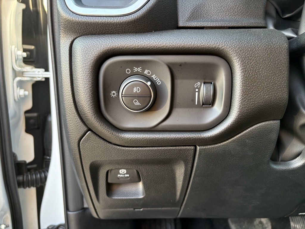2026 RAM 1500 Express - Photo 12