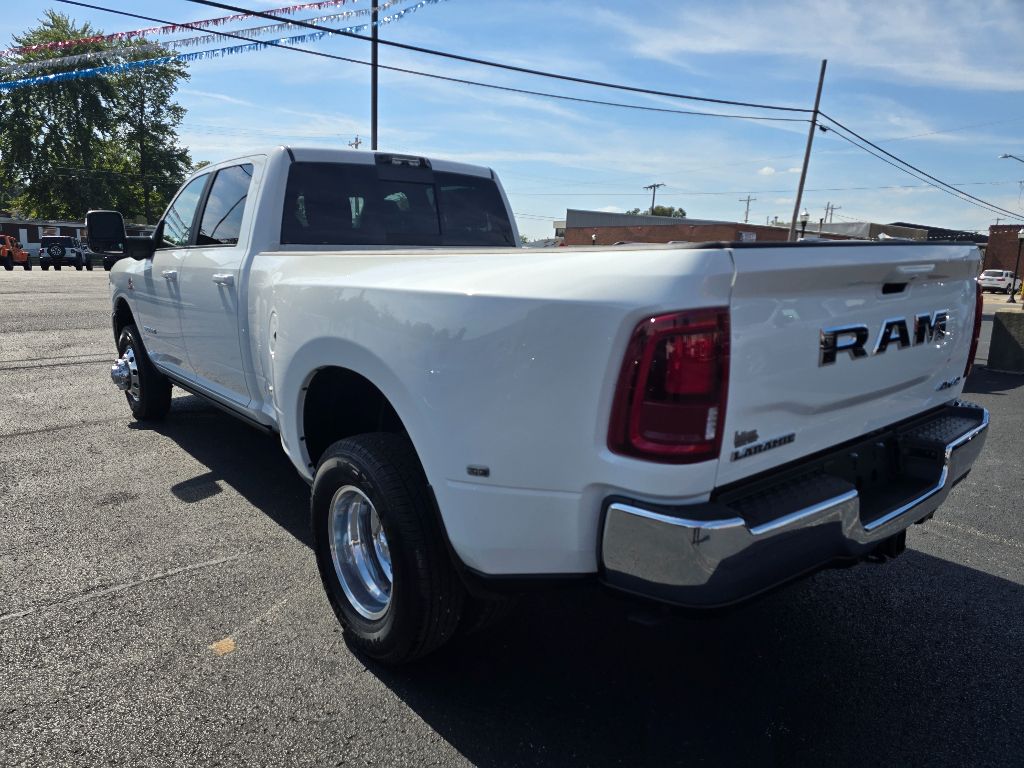 2026 RAM 3500 Laramie - Photo 7