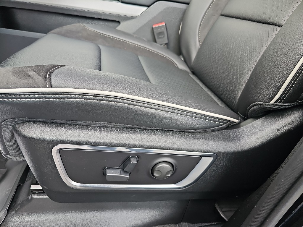 2026 RAM 1500 Laramie - Photo 25