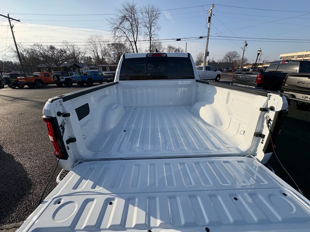 2026 RAM 1500 Express - Photo 8