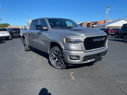 2025 Ram 1500 LARAMIE CREW CAB 4X4 5'7 BOX Pickup
