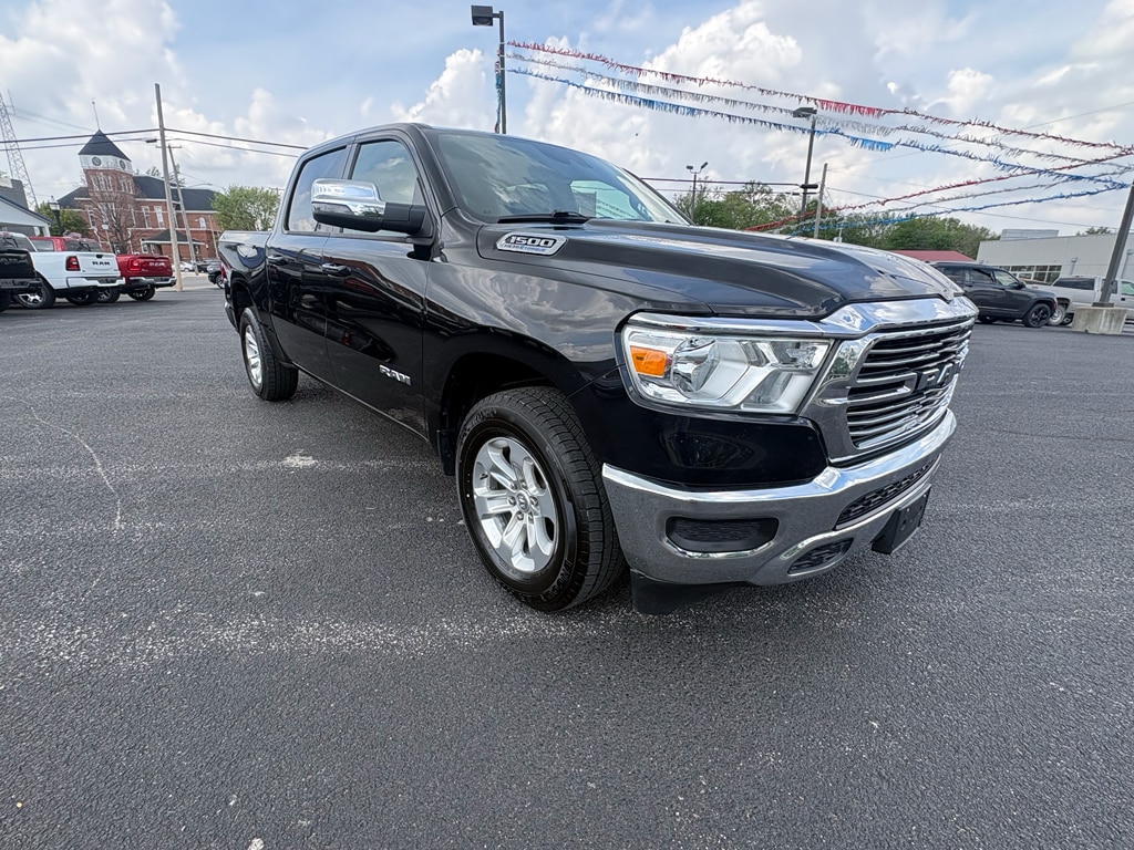 2024 RAM 1500 Laramie 4x4 Crew Cab 5'7's photo