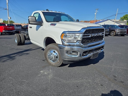 2023 Ram 3500 Chassis Cab Tradesman/SLT Truck Regular Cab