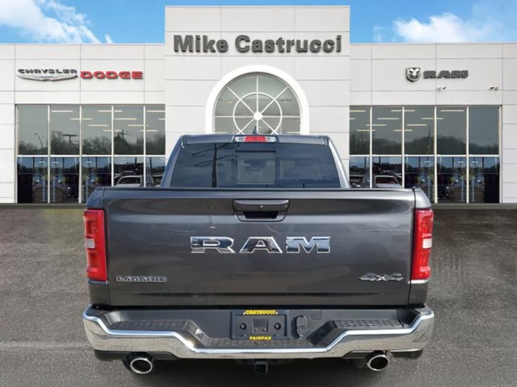 New 2026 Ram 1500 LARAMIE CREW CAB 4X4 5'7 BOX Pickup