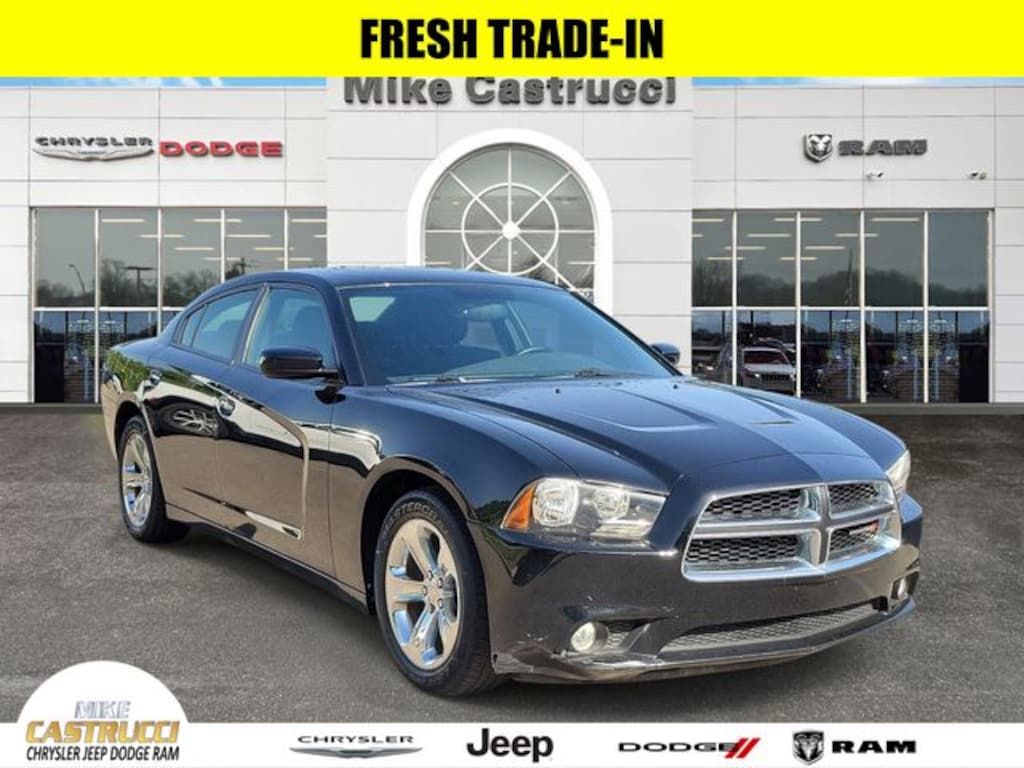 Used 2013 Dodge Charger SXT Sedan