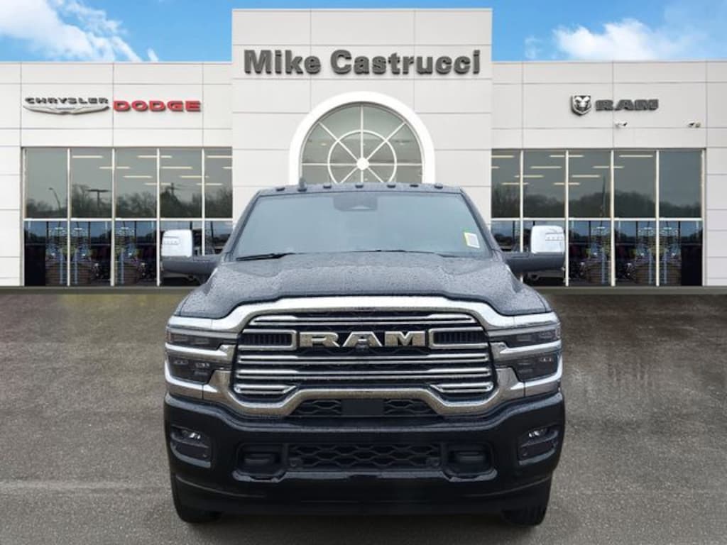 New 2026 Ram 3500 LARAMIE CREW CAB 4X4 8' BOX Pickup